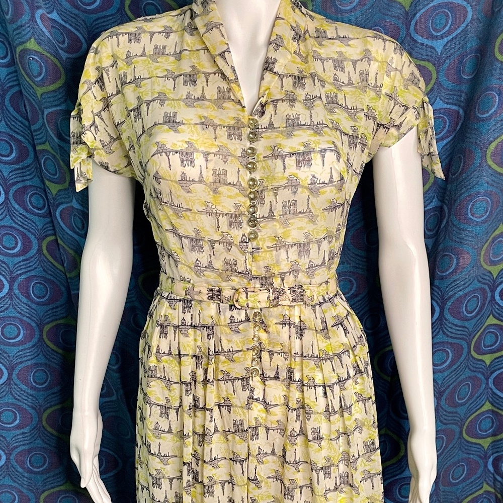 1940s 2pc Paris Notre Dame Novelty Print Nylon Travel Souvenir Shirt Dress Belt